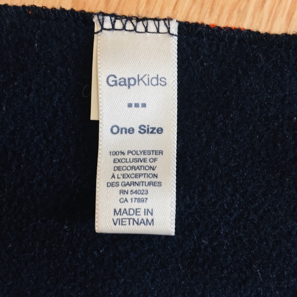 Gap Kids Neck warmer Fleece Scarf Skull NWOT - Picture 3 of 3
